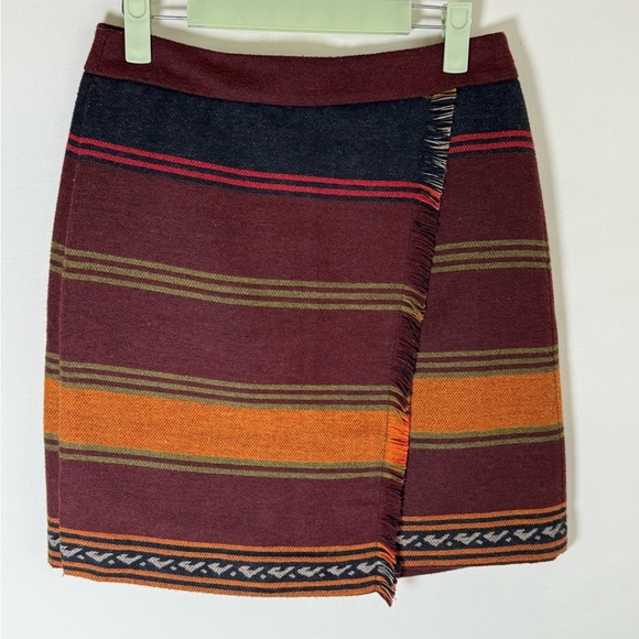 Dresses & Skirts - Loft fabric wrap skirt • Women’s size 0